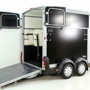 Pferdeanhänger Ifor Williams HB511|Sattelkammer|schwarz-Neu