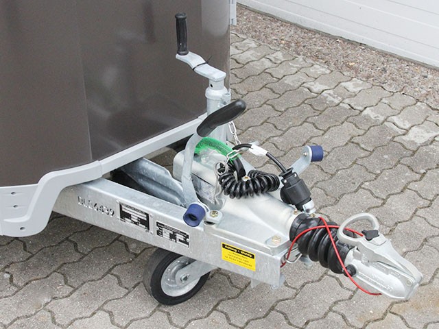 Pferdeanhänger Ifor Williams HB506|Sattelkammer|schwarz-Neu – Bild 12
