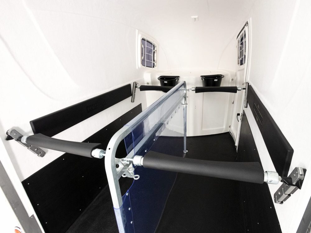 Humbaur Pferdeanhänger Maximus 2700 S|weiß|Sattelkammer|Schraubfederfahrwerk-Neu – Bild 4