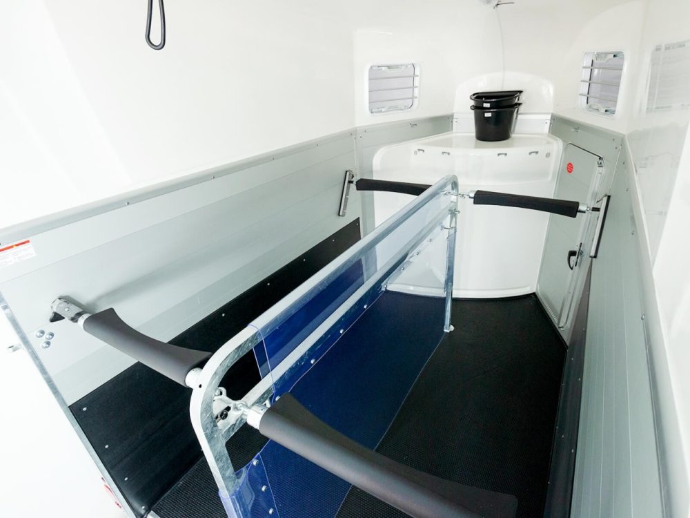 Humbaur Pferdeanhänger XANTHOS AERO 2400|gelb|Sattelkammer|Alufelgen-Neu – Bild 4