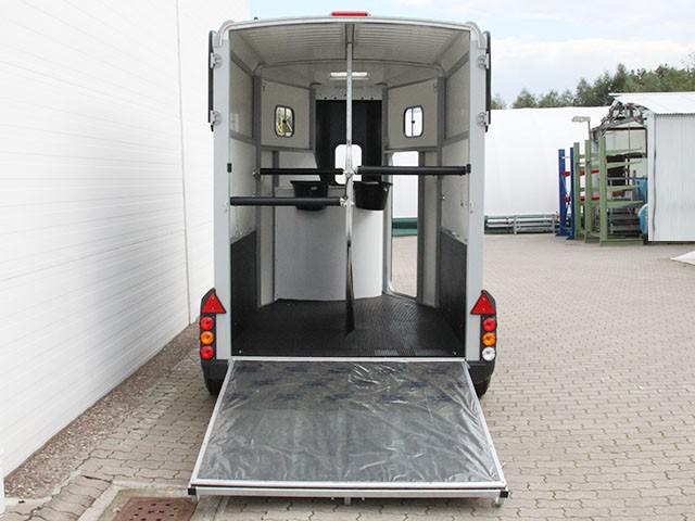Pferdeanhänger Ifor Williams HB506|Sattelkammer|schwarz-Neu – Bild 5