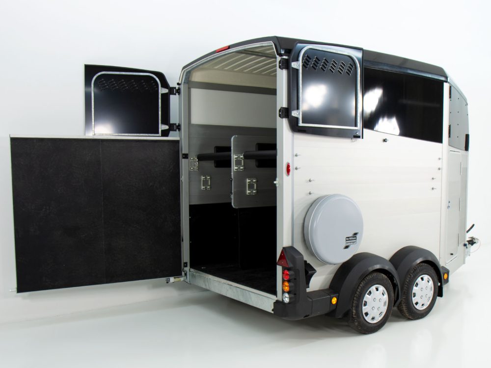 Pferdeanhänger Ifor Williams HBX 506|Sattelkammer|neues Modell | schwarz-Neu – Bild 6