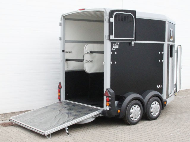Pferdeanhänger Ifor Williams HB506|Sattelkammer|schwarz-Neu – Bild 6